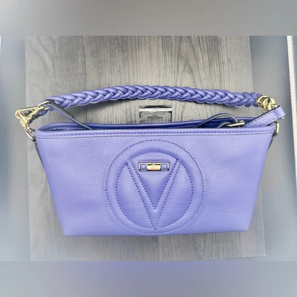 VALENTINO BY MARIO VALENTINO | PRICE FIRM💲💥
Grace Signature Leather Purse - Picture 4 of 9